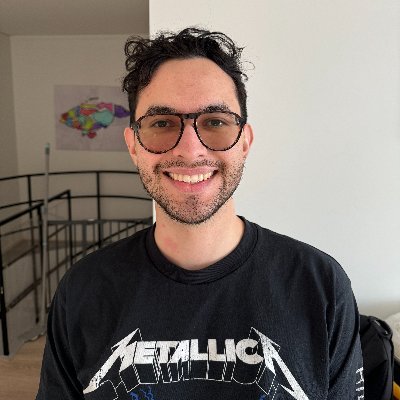 Honduran. Biomed engineer. MSc in Biomedical Imaging. Ravenclaw. Nerd. Holmesian (BBC)