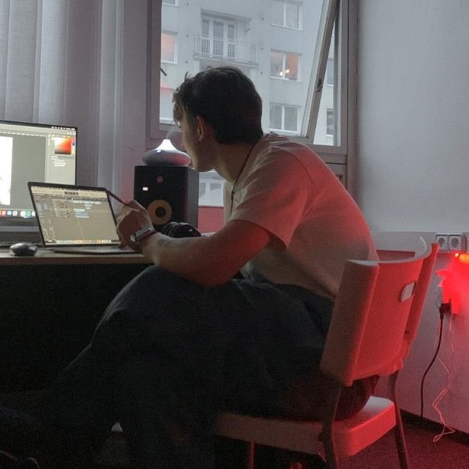 UrePict54049's profile picture. Life is a pain in the neck.