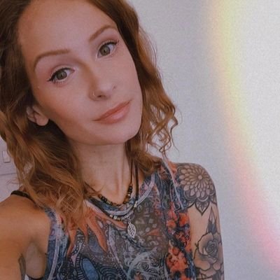 Paranormal investigator. Tarot. Baby Witch. ADHD pizzazz. 🔮👻
All tweets are my own....I think. She/Her