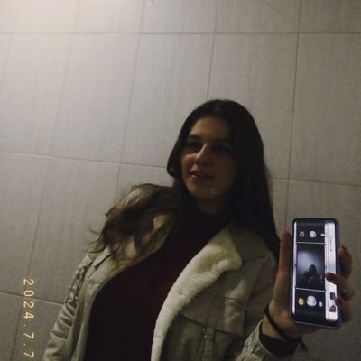 Isinhadarosaa's profile picture. 