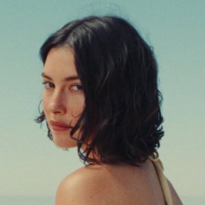 fwrjj9rmjb3's profile picture. let’s fall in love