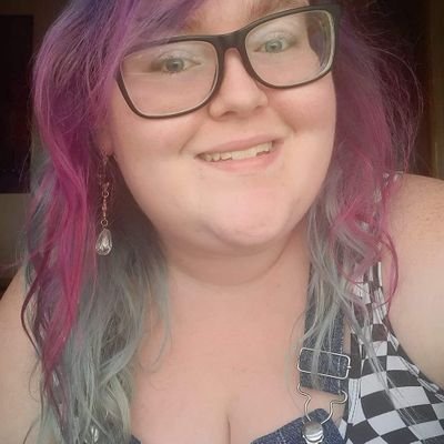 Hello Kitty Stan. I love cats, videogames, rainbow hair, and I especially love my Husband! she/her 💕