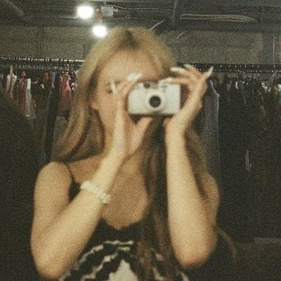 Lizzy_01230's profile picture.