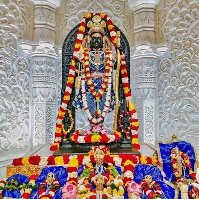 KalyanG21592746's profile picture. अहिंसा परमोधर्म: धर्म हिंसा तथैव च: अर्थात  अहिंसा का अर्थ प्रेम  और त्याग  करना परम धर्म है लेकिन धर्म के रक्षा के लिए  हिंसा अर्थ  शास्त्र उठाना उससे भी