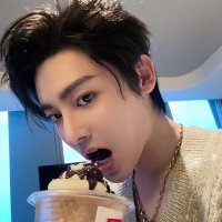 La⋆ ★ (@haoneybear) 's Twitter Profile Photo