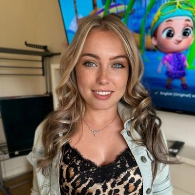 Monic20s's profile picture. 