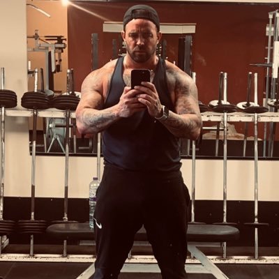 👦🏼 Proud Daddy! 🏃🏻♂️ Fitness 💭 Mindfulness 🧘🏻♂️ Reiki #mufc #glazersout 🇾🇪🇾🇪🇾🇪 Instagram@healthandwellbeingbydean