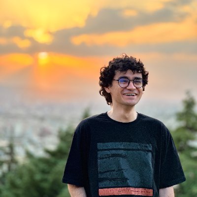 parsamahmoodi_k's profile picture. 💻 Crafting worlds with code.