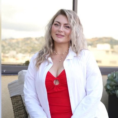 zxc1328604's profile picture. 