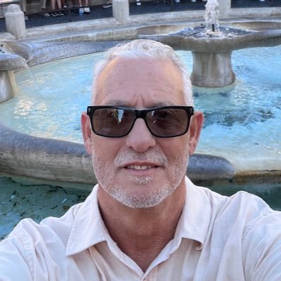 WadeFlowers63's profile picture. 