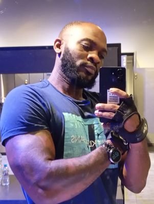 Coach en dev personnel et bien être. fitboy et blackvoyageurs 🍾 si je te frequente,c'est par ENVIE, NON PAR BESOIN😈 TIktok@monsieur_lmp