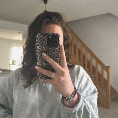 eva_poix's profile picture. 