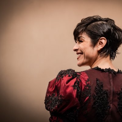 Creadora escénica norteña, tenía un nombre pero lo perdí para siempre en una apuesta.