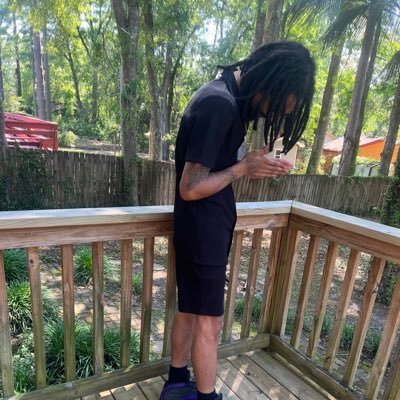 Co Owner of #T4KMusic Belle Glade Fl / Upcoming Artist 🚀🎥💯 Follow me on IG:@muck_city_baby n Benjaminfrank_23 #Booking bustabihh@gmail.com Belle Glade Fl🌊📷
