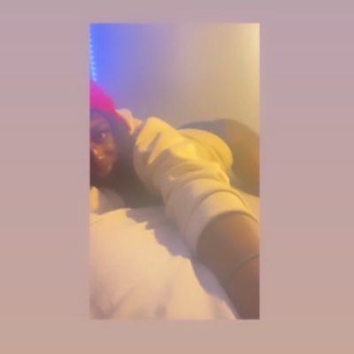 y’all weird on this app stop reporting my shit 💯deleted at 19.6k Snapchat; only1ne_myri if you like chocolate petite girls then I’m your kind 🍒🤤back up