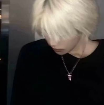 xusong2226's profile picture. 舌头会写兰亭序 尺寸17 会男喘且爱舔