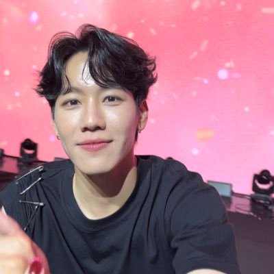 thesmilewarwar's profile picture. War wanarat 🤍