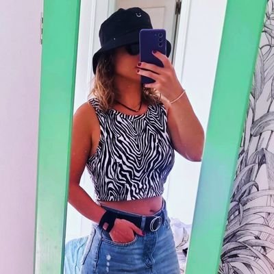 Opositora.
Doble Graduada en ADE-Derecho. Amante del deporte y de la naturaleza.