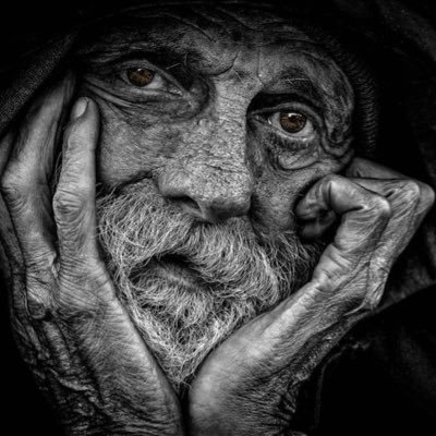 وسيبَقّى كَسرُ قَلبِي فِي ذمتَك إلىَ الأبَد.'فكُل كِسَر يهونّ الا كِسر الشعُور والخٌاطر .'