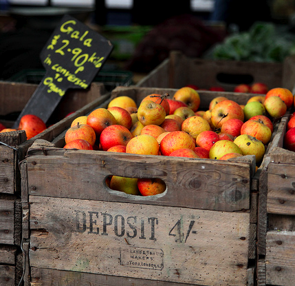 LovelyUK's profile picture. IA by day. Blogger by night. Weekend baker, gardener, photographer and Heath walker.