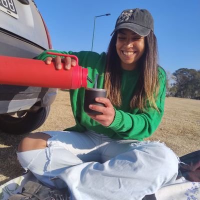 24🍁
25 de Mayo/ Lobos.
Geminiana♊
Estudiante del Profesorado de Educación física 🏊🏀⚽🏈
La birra, mis amigos y mi vieja💚
Brillando desde 1999👑💫
Voley💕