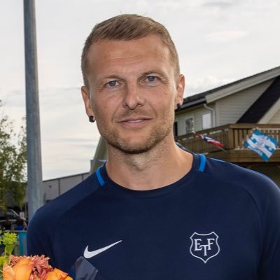 Over middels interessert i breddeball og slikt få andre bryr seg om. Sjef i Eidsvold Turn.