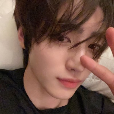shnluvrr's profile picture. reading acc!! | enha🫶🏻