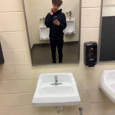 Crafty_Tommy's profile picture. 