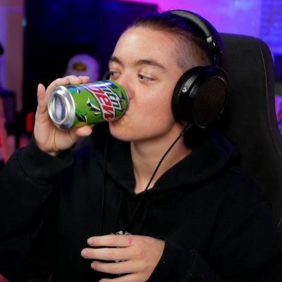Just a 🇩🇪 🇬🇺 genderfluid person ✧ Any Pronouns ✧// Youtube Partner & Twitch Affiliate ✧ Twitch Women's & Pride Guilds // @IGDBcom Keeper