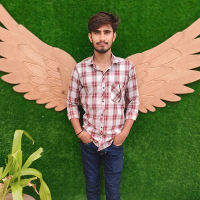 गुलामी तो हम सिर्फ अपने माँ
बाप की करते है…………..!!
दुनिया के लिये तो कल भी
बादशाह थे और आज भी..!!💪💪