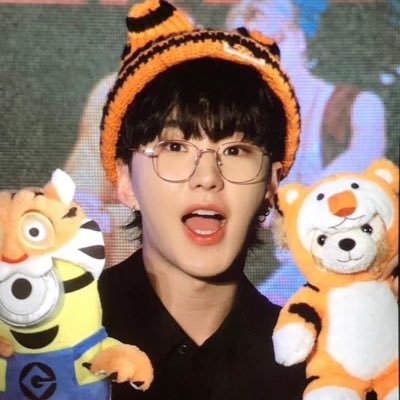 — cheers to my youth, @pledis_17 | lf moots !!
