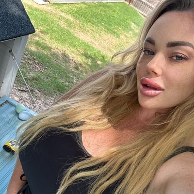 KatrinaNel41895's profile picture. My old shit got hacked of over 
Already 3k Ty fam
Don't ask for my # lon give my shit to Strangers