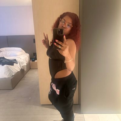 ASK__ASHLEYB's profile picture. ♏️Calm & Patient (Mom. Poet. Host)