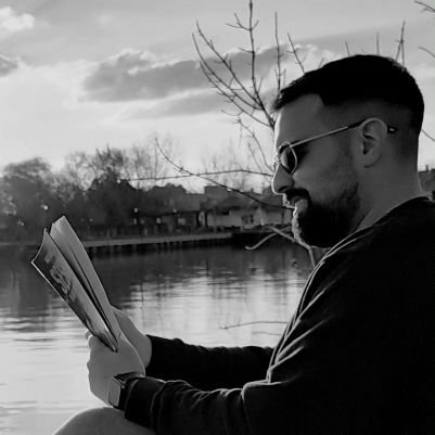 nachorapari's profile picture. Abogado en horas hábiles y periodista de corrido | Escribí en @clarincom ✍️ | Cine en @cinergiaonline 🎬 | Podcast: Perdidos en Pandora 🎙️ 👇