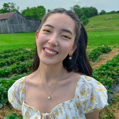 Queer, biracial silly clown. Soft creator of videos and new writer 🤍🎪