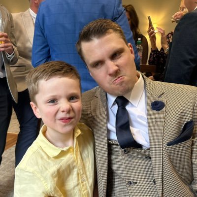 ah2k10's profile picture. Construction Manager - West Ham fan - Married to wonderful @CarlyKniebe - Father to the amazing Austin & Bella - Look at the stars... ⚒❤️⚒❤️⚒