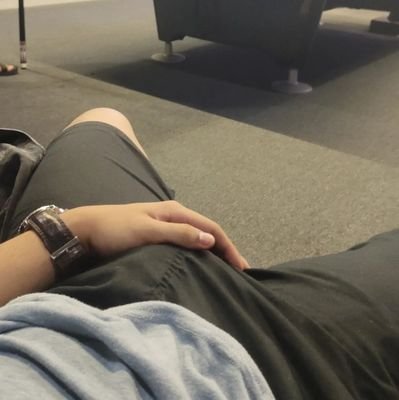 IskandarMu74375's profile picture. Mencintai diri sendiri itu sulit