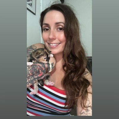 Single mother with one daughter of 8 years old