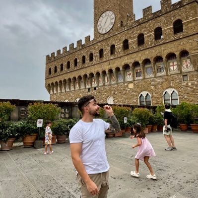 ManuUndead's profile picture. Driving lover. Bad son. 90's.