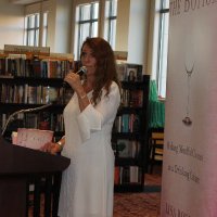 Lisa Boucher (@lboucherauthor) 's Twitter Profile Photo Lisa Boucher (@lboucherauthor) 's Twitter Profile Photo
