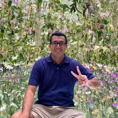 Ingeniero Químico, neohippie, viajero, acuarelista, pokemon trainer.