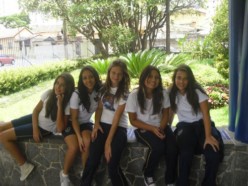 Somos 5 garotas  que amamos futebol! 

@RenataBFan
#IDWP