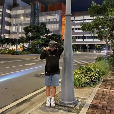 __japsi's profile picture. ⓘ This user is stressed every day about the future.