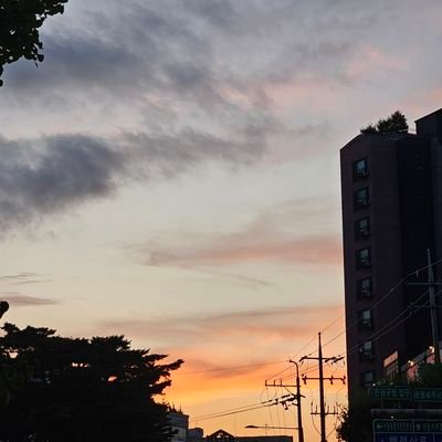 DUGON_dugon's profile picture. 요즘 2.5~4세대 그룹들 콘서트 팬미팅 영상 찍고 올리고 있습니다 😖