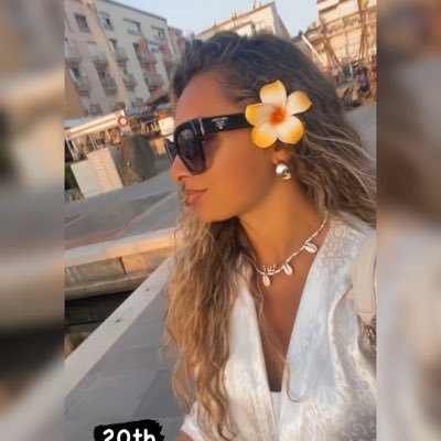 mparis187's profile picture. 𝒞𝑜𝒸𝑜 𝒞𝒽𝒶𝓃𝓃𝑒𝓁.