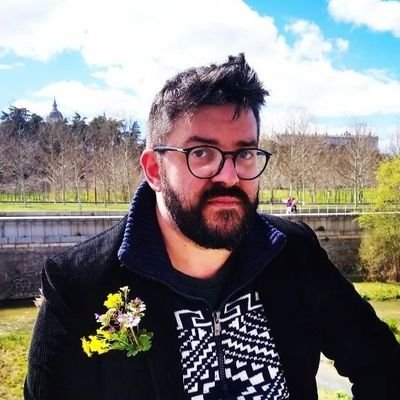 Invejo —mas não sei se invejo— aqueles de quem se pode escrever uma biografia, ou que podem escrever a própria (Bernardo Soares)