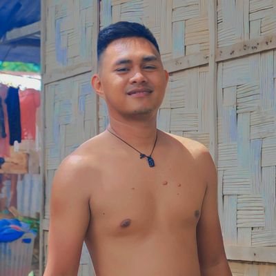 EstraoReym9257's profile picture. NEVER BACK DOWN