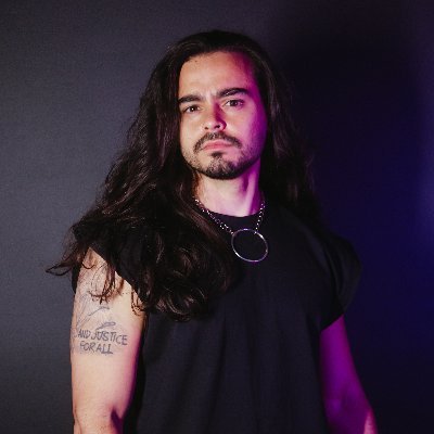 Te ajudo a alcançar seu melhor nível na guitarra! 🎓 Música Popular - UFMG 🎸 Parceiro da @solarguitars Ouça minha música