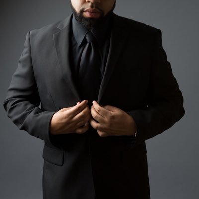 30s. Pleasure Dom exploring pleasure and kinks. A little sadistic. Published Author and Businessman.