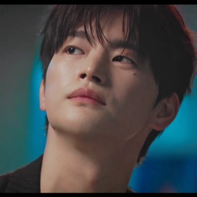 俳優.歌手🎤多才なグクさんが大好きです。空🌌降るのムヨンにハマり🥰2023年9月FC入会☘️ ゆるりと🐢…グクさんを応援しています💜 柴ワンコ🐕も好き💕 よろしくお願いします😌